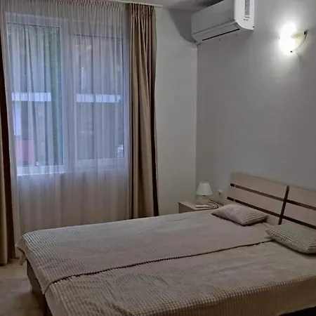 тристаен апартамент- Apartment *